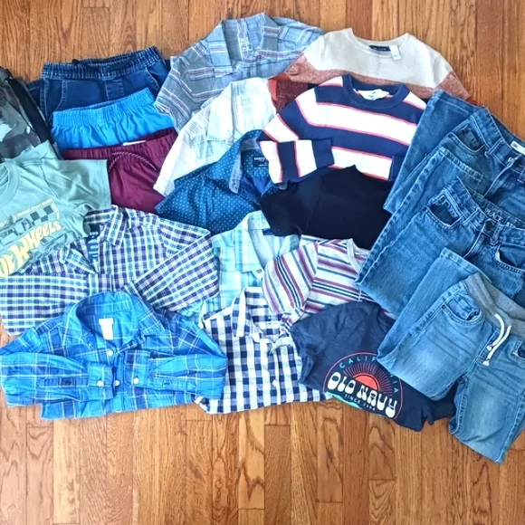 Little Boy's Casual Assorted Mix & Match Clothing, Bundle of 23 Items - Picture 8 of 16